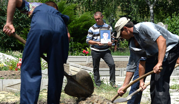 Похороны народного депутата, помощника председателя Верховного совета Донецкой народной республики Максима Петрухина.