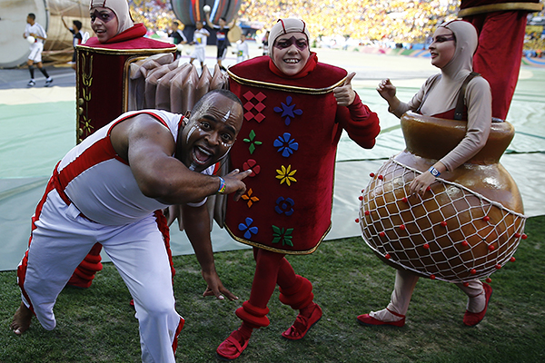 И снова артисты сцены. Сегодня они очень интересные, что и говорить.