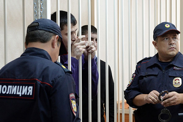 Бывший оперуполномоченный ОВД "Дальний" Ильнар Ибатуллин и бывший заместитель начальника отдела уголовного розыска Алмаз Василов (слева направо).