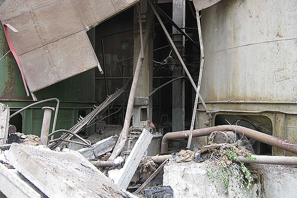 Химический комбинат "Енисей" был создан в 1941 году. Он производил оружейный порох и твердое ракетное топливо и входил в федеральный перечень стратегических компаний.