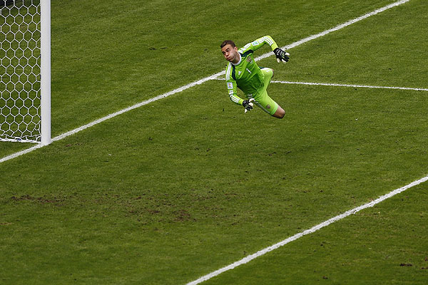 Игорь Акинфекев.