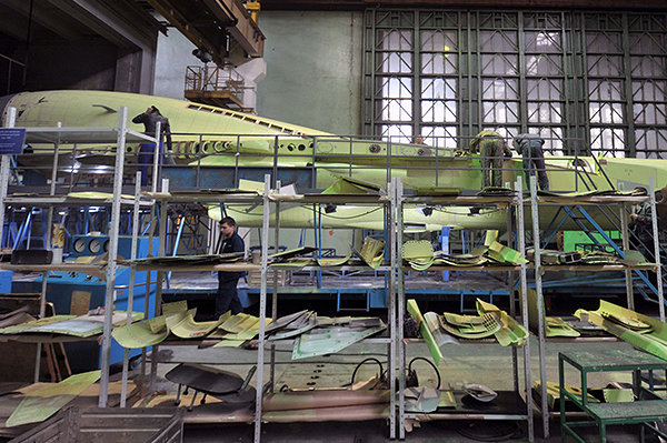 Данный истребитель может использоваться как днем так и ночью, для него предусмотрена возможность использования ядерного оружия.