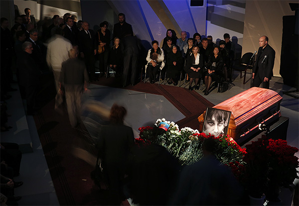 Сотрудники ВГТРК стали первыми российскими журналистами, погибшими в результате военных действий на юго-востоке Украины. Ранее единственным журналистом, погибшим в ходе вооруженного конфликта на востоке страны, считался итальянский фотограф Андреа Роккелли. Он был убит в конце мая под Славянском. Вместе с ним погиб и его российский переводчик.