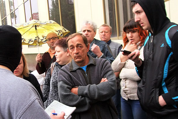 В ожидании освобождения солдат батальона воинской части Национальной гвардии Украины.