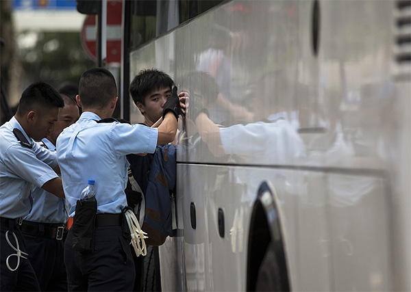 Территория Гонконга была захвачена Великобританией в 1842 году и стала британской колонией. В 1997 году суверенитет над Гонконгом получила Китайская Народная Республика. Территория обладает большой степенью автономии в составе КНР. Согласно совместной китайско-британской декларации и Основному закону Гонконга, широкая автономия предоставлена до 2047 года.