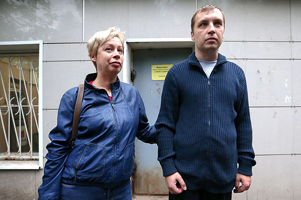 Сестра Михаила Косенко Ксения поддерживает брата.