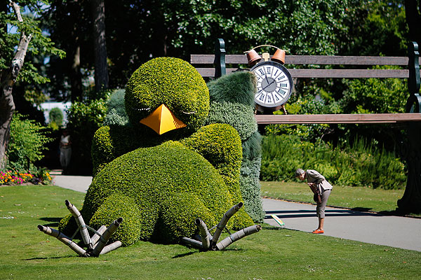 Творение французского художника Клода Понти на открытой выставке "Путешествие в Нант".