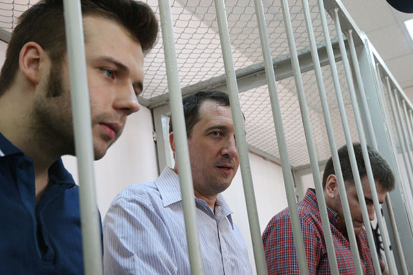 Обвиняемые по делу о беспорядках на Болотной площади 6 мая 2012 года, в Замоскворецком суде.