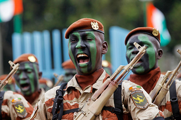 Военный парад в  Кот-д'Ивуаре.