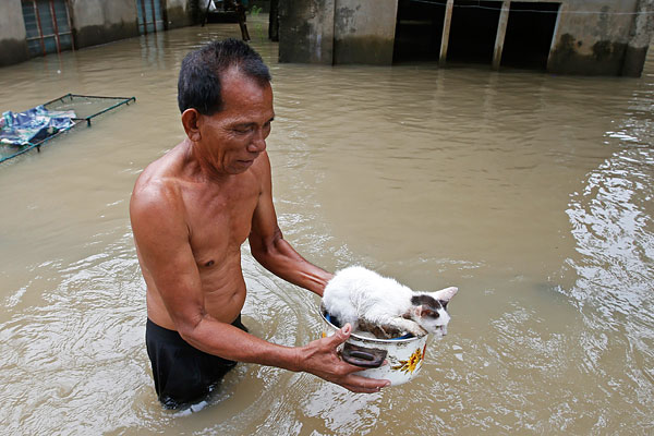 Спасение утопающих на Филиппинах.