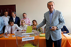 Эрдоган побеждает на выборах президента Турции