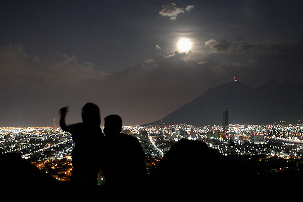 Ночная панорама Монтеррея.