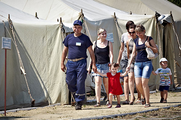 Временное размещение беженцев в Луганской области.