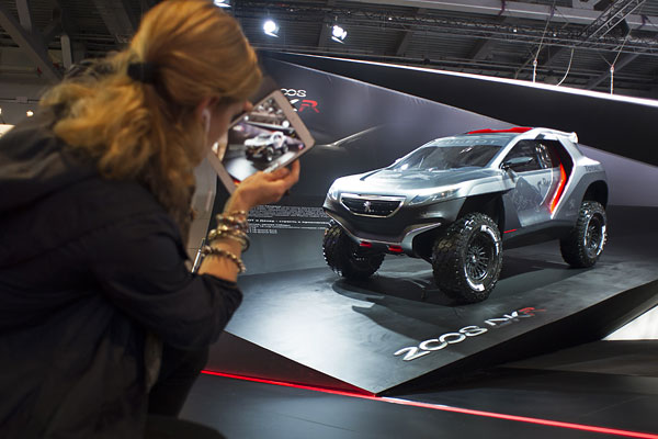 Автомобиль Peugeot 308 R Concept.