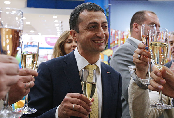 Генеральный директор ГК "Детский мир" Владимир Чирахов.