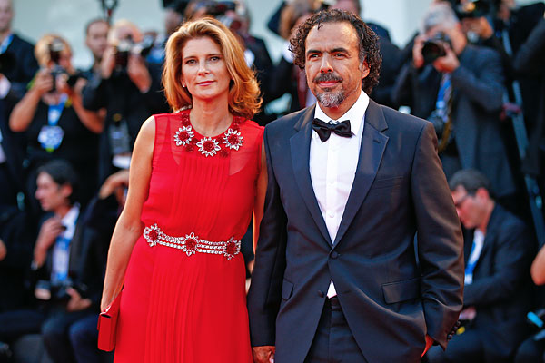 Режиссер Алехандро Иньярриту с супругой.