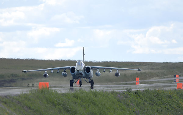 Впервые самолет поднялся в воздух в 1975 году.