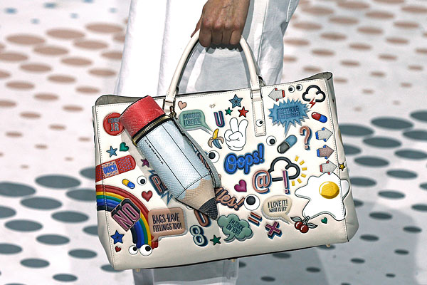 Сумка из коллекции Anya Hindmarch весна/лето 2015.