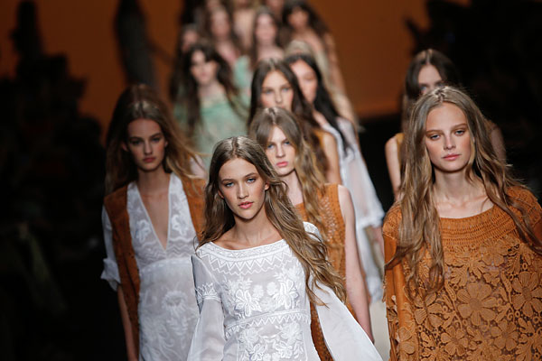 Показ коллекции Alberta Ferretti весна/лето 2015.