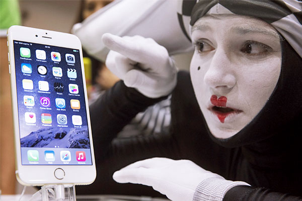 Новый смартфон Apple iPhone 6 Plus в магазине re:Store.
