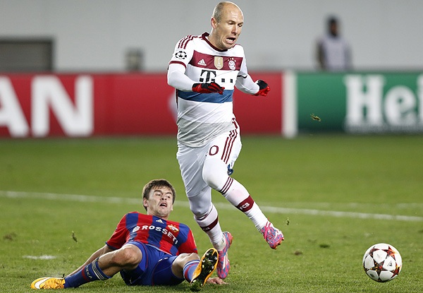 Георгий Щенников смог сдержать голландского форварда Арьена Роббена на своем левом фланге.