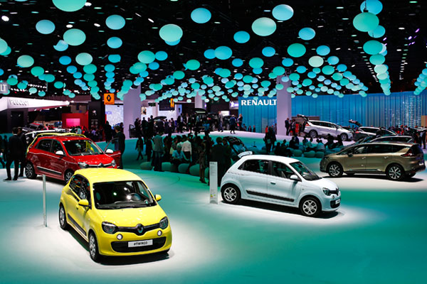 Стенд компании Renault на Парижском автосалоне.