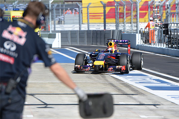   Red Bull Racing     -.