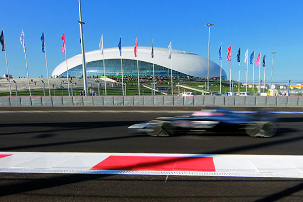 Свободные заезды первого в истории российского этапа "Формулы-1".