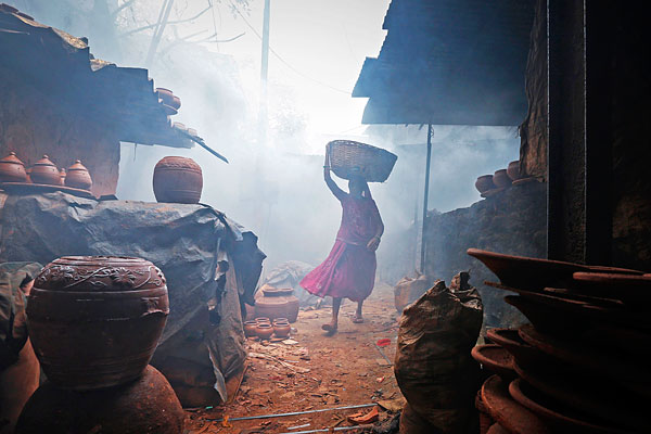 Гончарная мастерская в Мумбаи, Индия.