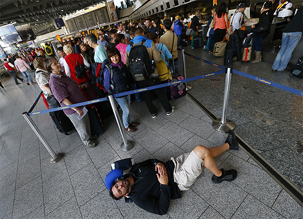 В компании отмечают, что основные рейсы, затронутые забастовкой - дальнемагистральные, короткие и среднемагистральные маршруты. "На текущий момент авиакомпания разрабатывает расписание, определяя какие рейсы могут быть выполнены", - говорится в сообщении Lufthansa.