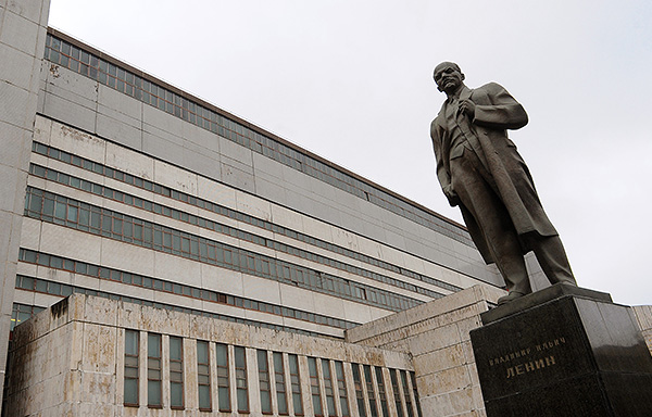 2012 год. Памятник вождю мировой революции на территории ЗИЛа