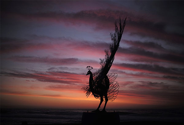 В этом году выставка открывается в восемнадцатый раз. На фото скульптура автора Бьенг Ду-мун под названием "Наши воспоминания на вашем месте".