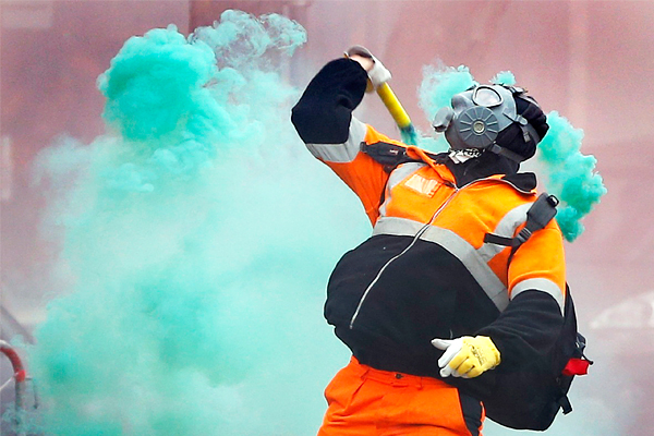 Акция протеста завершилась в 16:00 по местному времени.