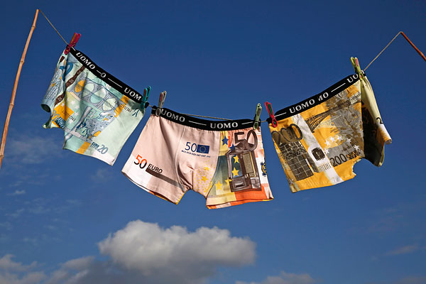 На улице в Афинах.