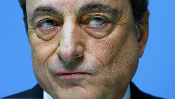 Президент Европейского центрального банка Марио Драги во время пресс-конференции во Франкфурте