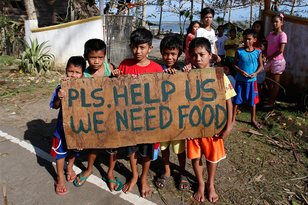 Тысячи человек оказались без крыши над головой, а также без запасов продовольствия и питьевой воды