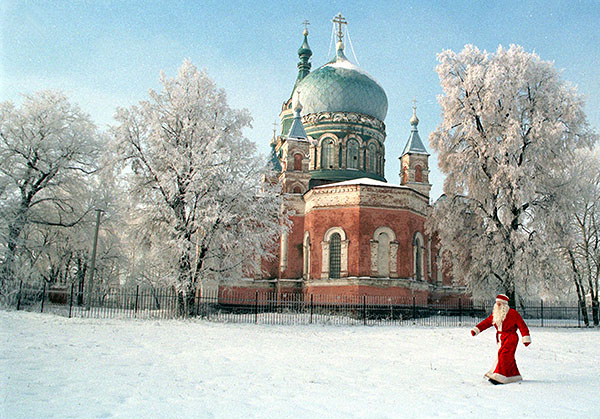 Белгородская область. Новогодний пейзаж. Идет Мороз-воевода с дозором! 1998 год.