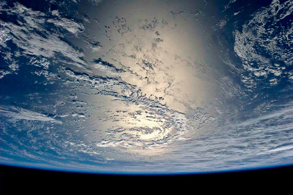 Немного солнца в холодной воде. Снимок Земли с борта МКС