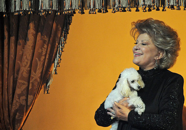 Елена Образцова на юбилейном вечере, посвященном своему 70-летию, в Михайловском театре. 2009 год.