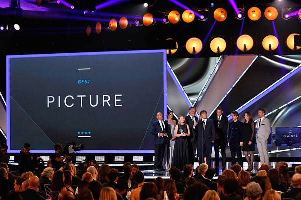 Ричард Линклейтер принимает награду в номинации "Лучший режиссер"