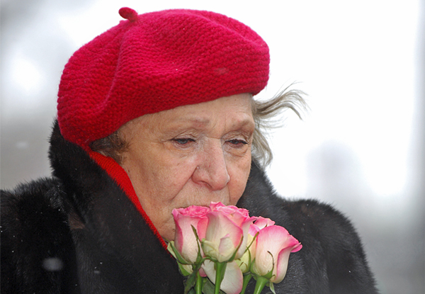 На церемонии открытия мемориальной доски народной актрисе СССР Кларе Лучко на Котельнической набережной, 2008 год