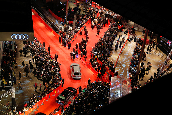 Вид на красную дорожку 65-го Берлинского кинофестиваля