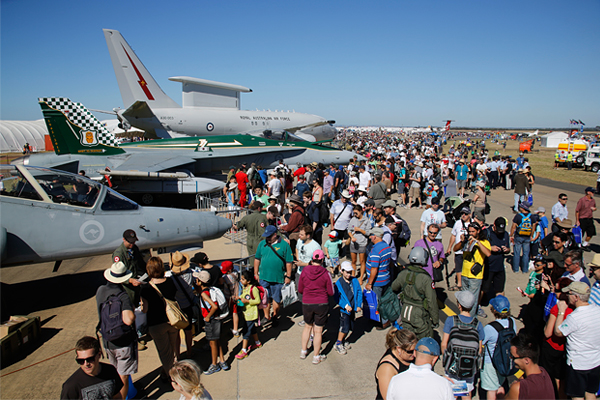 Посетители Международного авиашоу "Авалон"