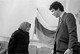 1992 год. Губернатор Нижегородской области Борис Немцов во время встречи с избирателями в Арзамасе.