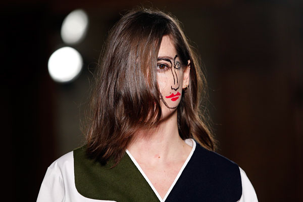 Показ коллекции Jacquemus на неделе моды в Париже