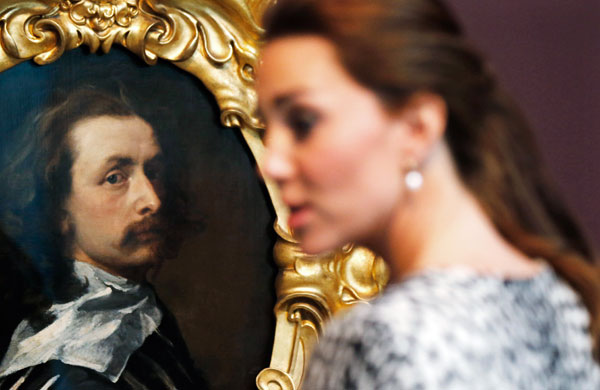 Герцогиня Кембриджская и автопортрет Антониса ван Дейка в галерее современного искусства Turner в британском городе Маргит