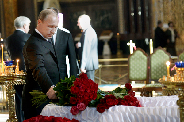 Президент РФ Владимир Путин во время прощания с писателем Валентином Распутиным