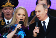 Певица Лариса Долина и президент России Владимир Путин на концерте "Мы вместе"