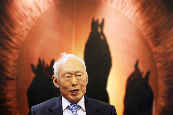 Бывший премьер-министр Сингапура Ли Куан Ю во время интервью на конференции Newsmaker, организованной агентством Reuters в Сингапуре, март 2009 год