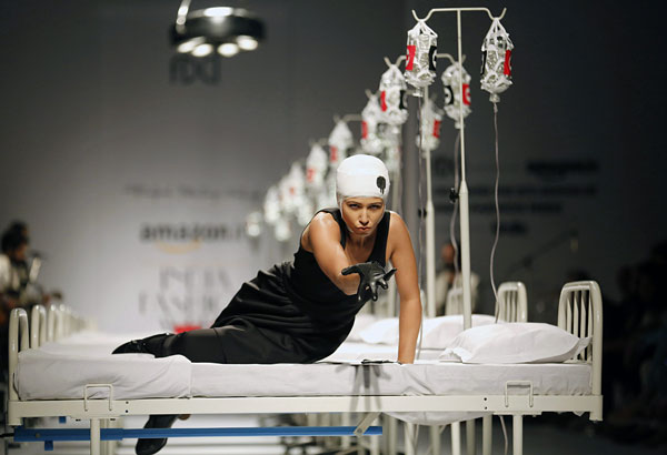 Показ коллекции дизайнера Раджеша Пратапа Сингха (Rajesh Pratap Singh) на неделе моды в Дели